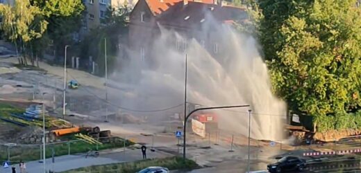 Wielka fontanna na rondzie Młyńskim w Krakowie. Doszło do awarii