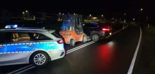 Wózkiem widłowym próbował holować bmw