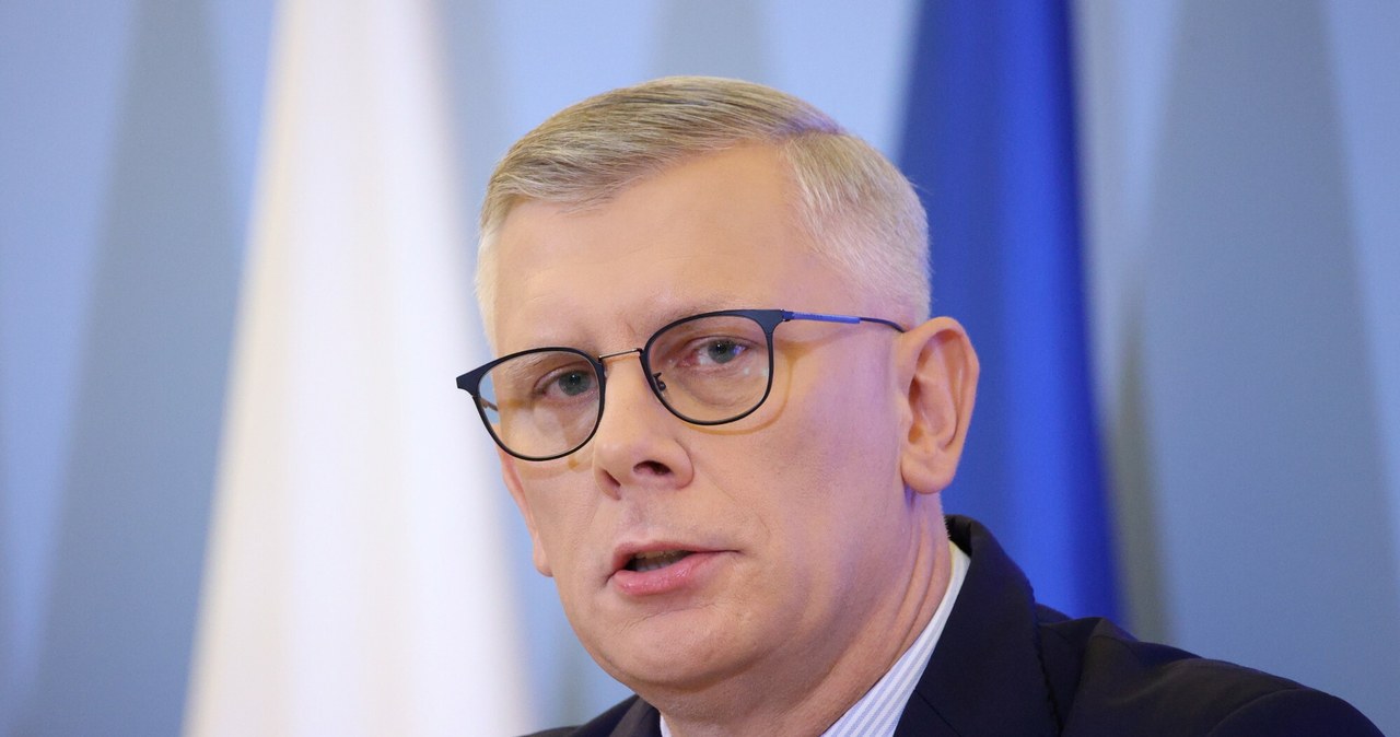 Tusk ujawnia: Po wyborach Cenckiewicz zażądał teczek Sikorskiego i polskich generałów