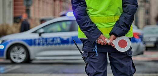 Więcej policji na drogach. Polacy wyjeżdżają na długi weekend