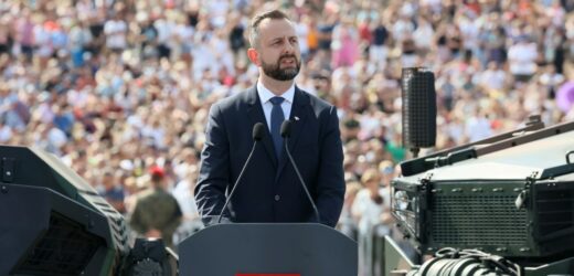Ważne słowa szefa MON. „Polski mundur nie może być przedmiotem gier”