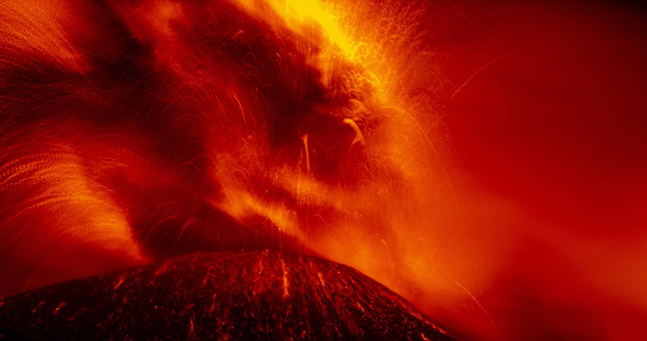 Etna się uspokoiła, znowu można latać do Katanii