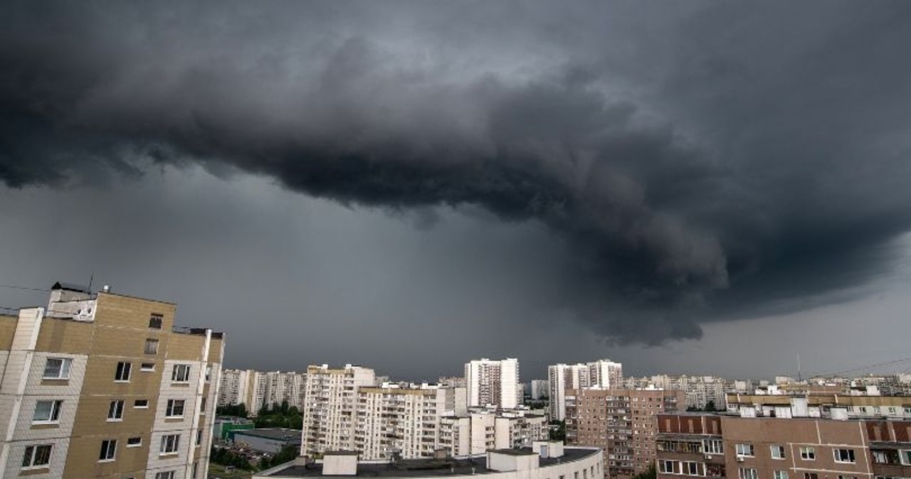Nowe alerty IMGW. Burze nie odpuszczają