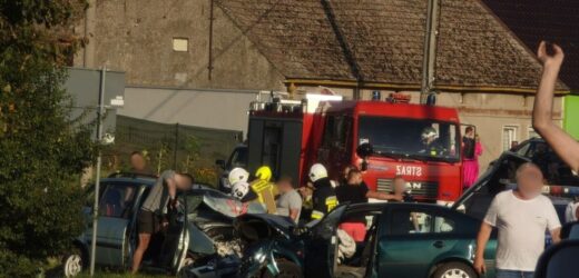 Dwie osoby zginęły na miejscu. Czołówka na DW 177