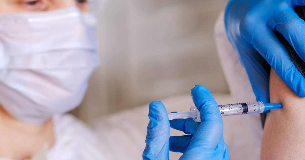 Kiedy zostaną wznowione szczepienia przeciwko koronawirusowi?