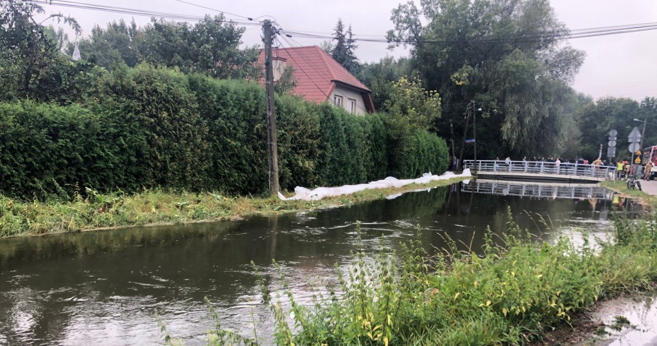 ​Kilkadziesiąt domów w Warszawie zagrożonych zalaniem. Wylał Potok Służewiecki