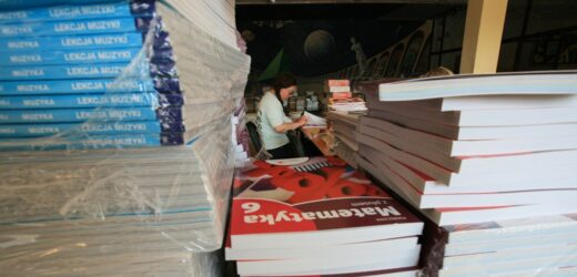 Nowe czy używane? Wielkie zamieszanie z podręcznikami szkolnymi