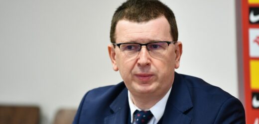 Agenci CBA wkroczyli do szkół w Ostrowcu Świętokrzyskim. Były prezydent z 15 zarzutami