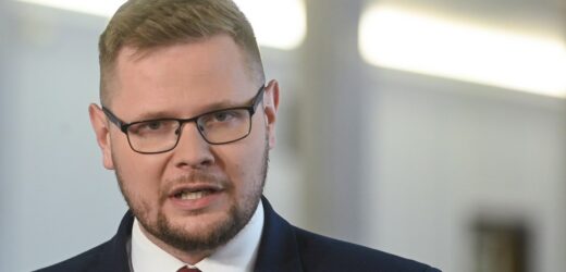 Poseł Woś wezwany do prokuratury. „Nie będę mdlał jak Giertych”