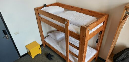 Wynajął pokój w hostelu. Trzymał w nim narkotyki