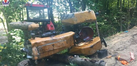 Ciągnik rolniczy w lesie przygniótł 59-latka. Mężczyzna zginął na miejscu