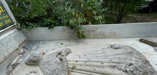 Skradziona renesansowa płyta nagrobna odzyskana po 25 latach [ZDJĘCIA]