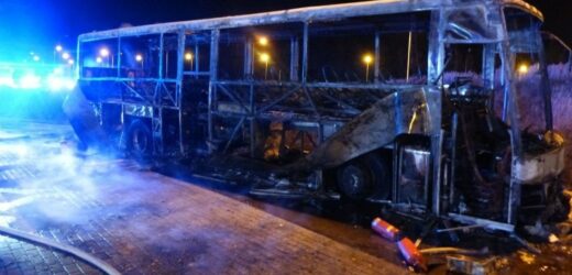 Pożar autokaru na A4. Ewakuowano 49 dzieci
