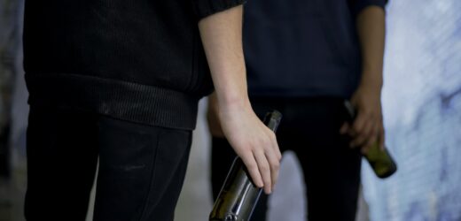 ​16-latek w stanie ciężkim w szpitalu. Skąd miał alkohol?
