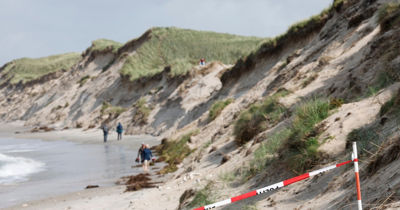 Tragedia na duńskiej plaży: Dwoje dzieci zginęło pod osuniętą wydmą