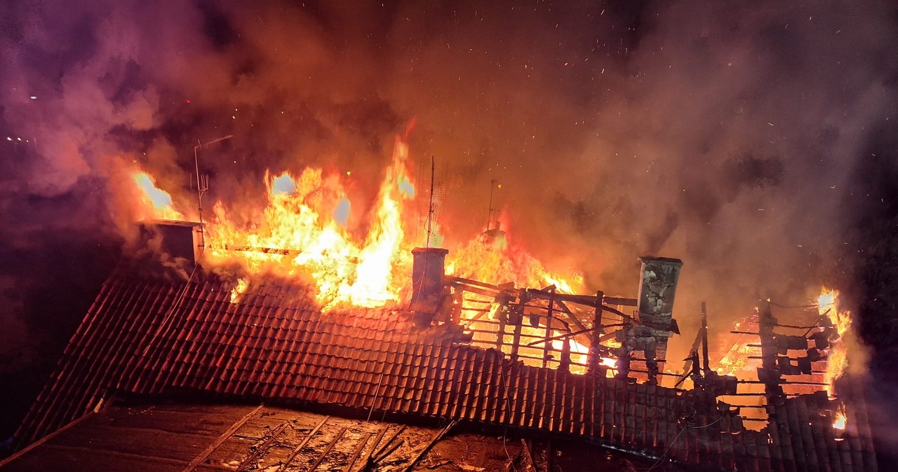 Kolejny ogromny pożar kamienicy. Akcja gaśnicza trwała kilka godzin