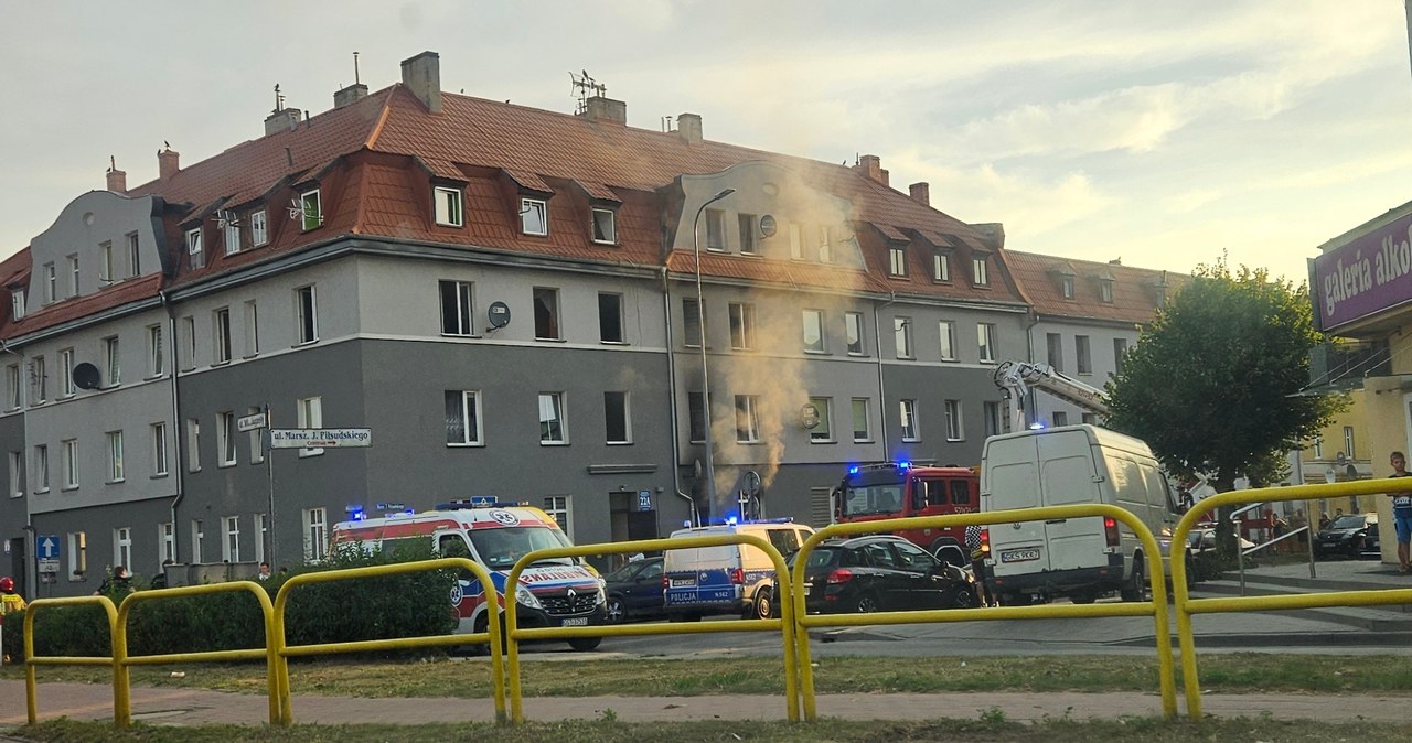 Groźny pożar kamienicy w Starogardzie Gdańskim. Są ranni, w tym dzieci