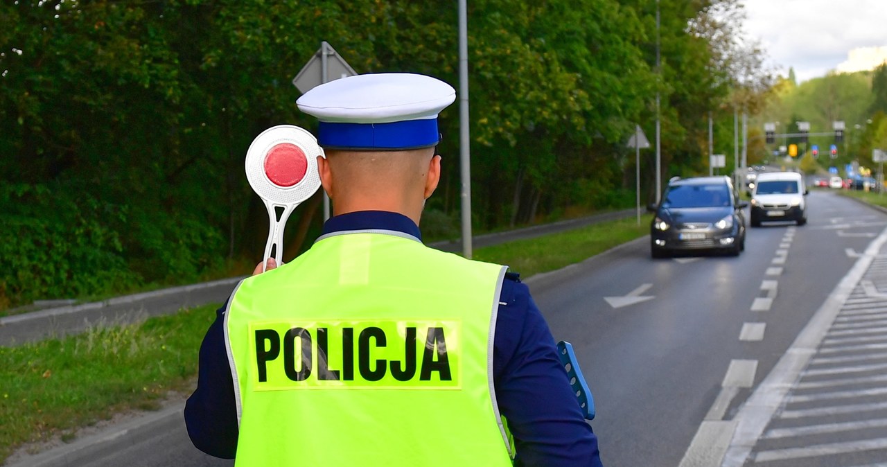 Policjanci drogówki otrzymali tysiące wadliwych druków mandatów