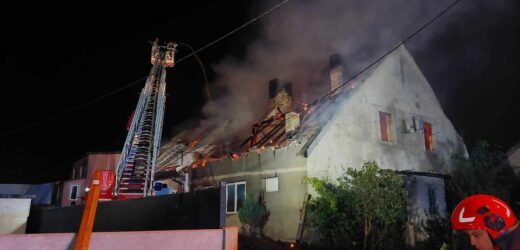 Pożar domu w Jaworznie. Dwie osoby nie żyją