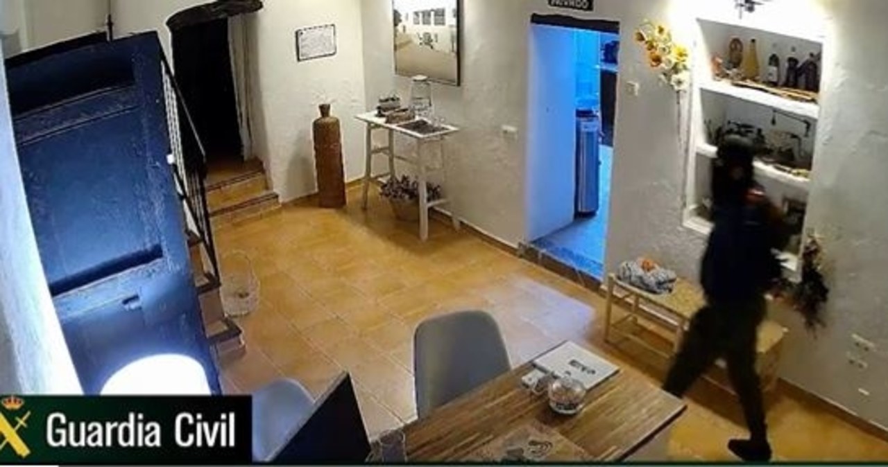 Okradli co najmniej 22 luksusowe wille. Wcześniej odurzali lokatorów