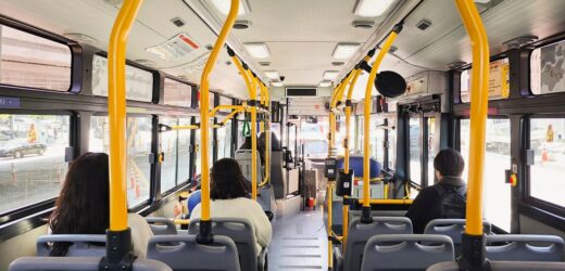 Płyn chłodniczy lał się na pasażerkę autobusu