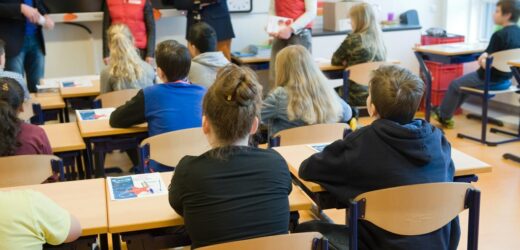 Nowy trend w Europie. Koniec z telefonami w holenderskich szkołach