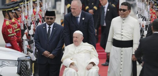 13 godzin lotu. Papież Franciszek zaczyna podróż do Azji i Oceanii