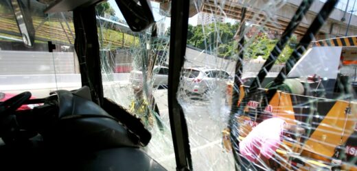 Szkolny autobus wjechał w grupę uczniów. Zginęło 11 osób