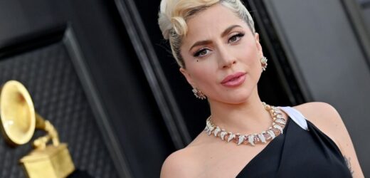 Złoty pierścionek i miłość na czerwonym dywanie. Lady Gaga i Michael Polansky w Wenecji