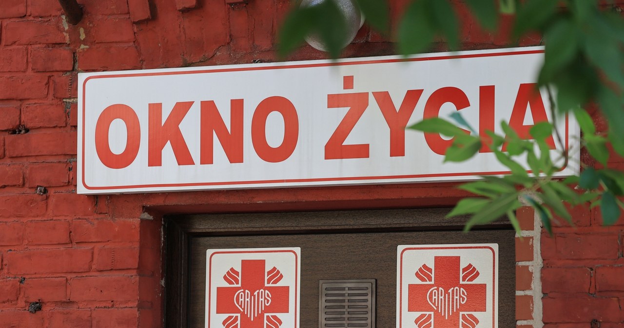 Sześciolatka z okna życia trafiła pod opiekę babci