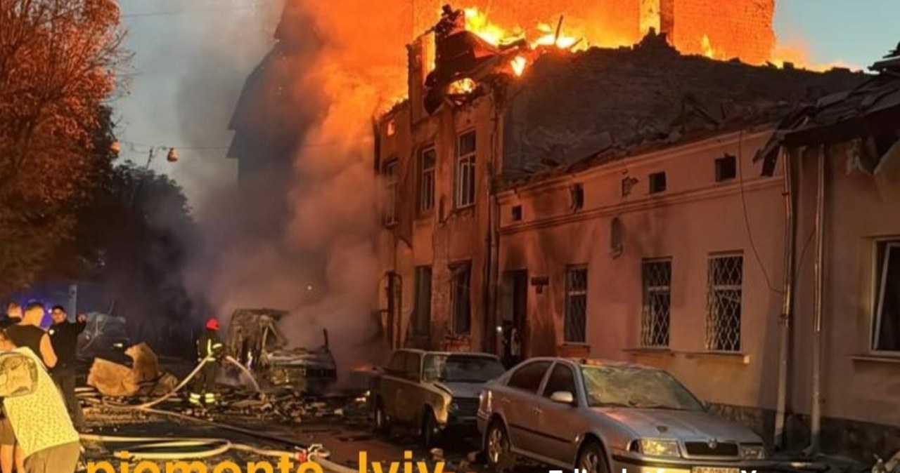 Zabici, ranni, zniszczone budynki. Rosyjski atak na Lwów