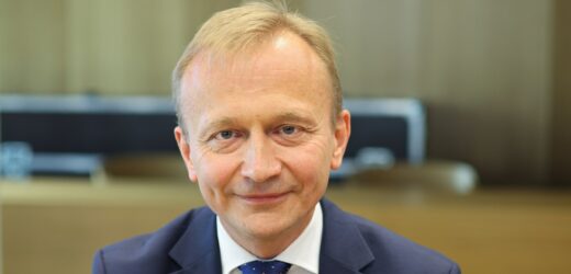 Mniej pieniędzy z UE dla Polski? Trudna misja polskiego kandydata
