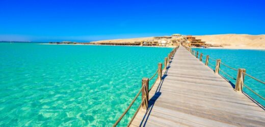 To nie Malediwy. Hurghada idealnym kierunkiem na jesień. Lazurowa woda i piękne plaże na wyciągnięcie ręki
