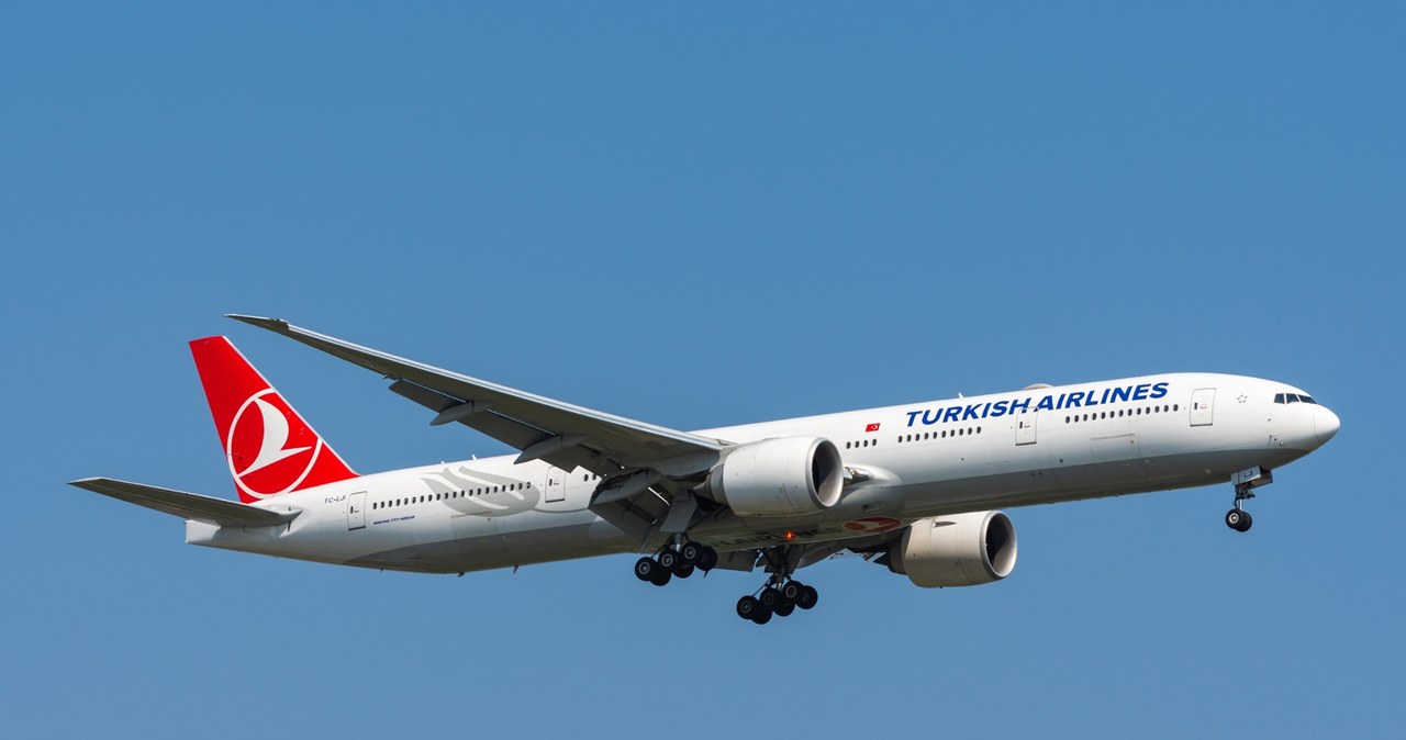 Samolot wpadł w turbulencje, 6 osób rannych