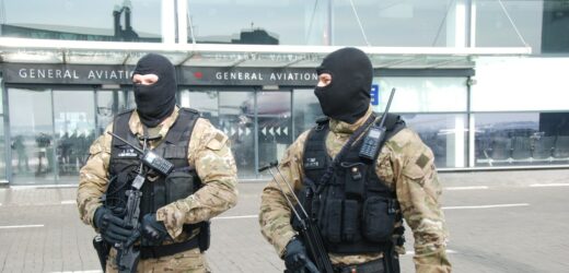 Zażartował na lotnisku, nie poleciał do Amsterdamu