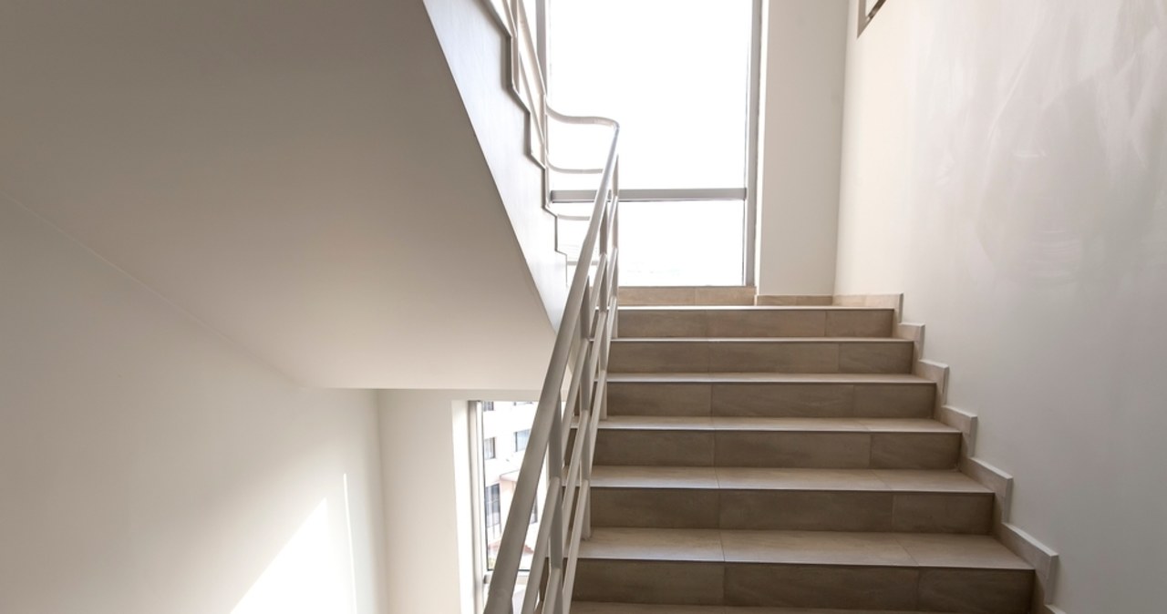 Śmierć 7-latka na klatce schodowej. Są wyniki sekcji zwłok