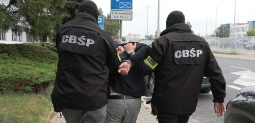Gang trudniący się nielegalną produkcją tytoniu rozbity