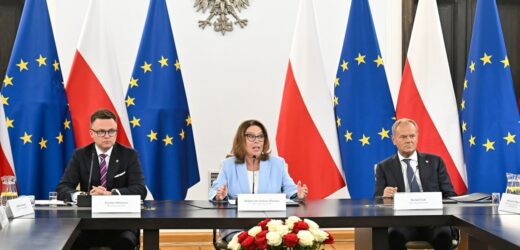 Tusk o „demokracji walczącej”: PiS zdewastował polską praworządność