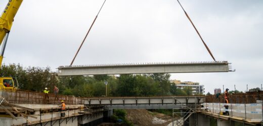 Przęsła mostu Załęskiego zamontowane