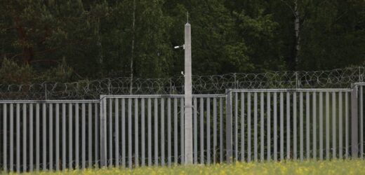 Szef MON: Strefa buforowa na granicy może działać jeszcze latami