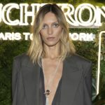 Anja Rubik zwróciła na siebie uwagę. Prześwitująca spódnica to nie wszystko