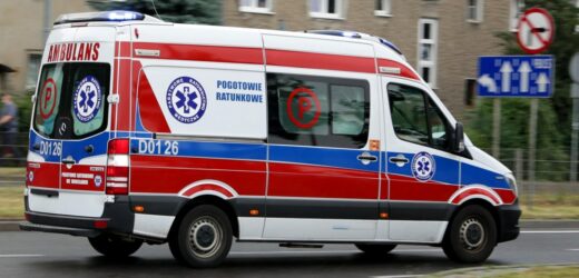 Dramat w Warszawie. Dwie osoby z ranami kłutymi, piątka dzieci w domu
