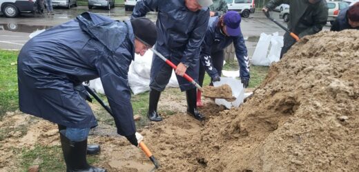 Mieszkańcy Odolanowa umacniają wały