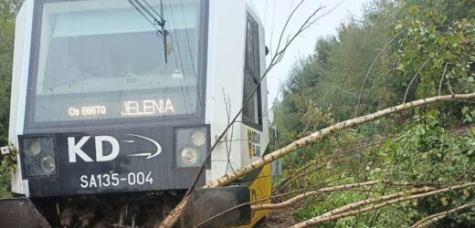Podmyte tory, wstrzymane pociągi. Problemy na Dolnym Śląsku i Opolszczyźnie