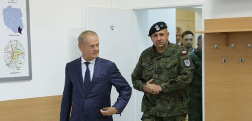 Tusk apeluje ws. ewakuacji: Za pięć godzin może nie być możliwa