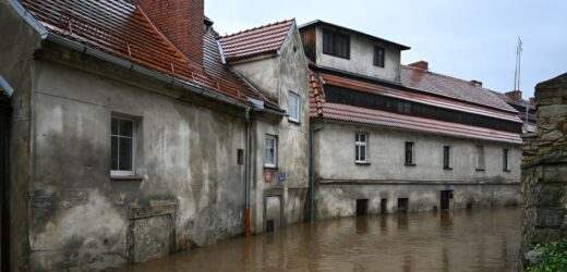 Walka z żywiołem. Stronie Śląskie odcięte od świata, Ząbkowice bez prądu [RELACJA NA ŻYWO]