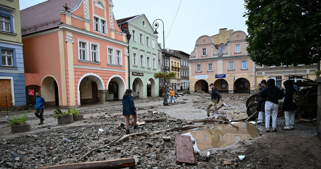 Jedno miasto, dwa oblicza. Lądek-Zdrój po przejściu ogromnej fali powodziowej [ZDJĘCIA]