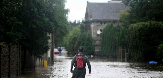 Pilny alert RCB dotyczący kontaktu z wodą powodziową