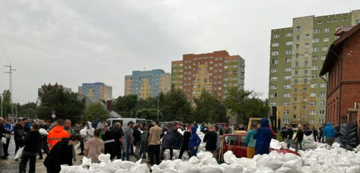 Mobilizacja w Oławie. Do miasta zbliża się wielka woda