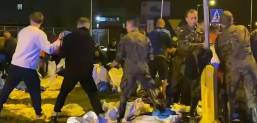 Druga wyrwa w wale i nocna walka w Nysie. Podnoszenie wałów we Wrocławiu [RELACJA NA ŻYWO]